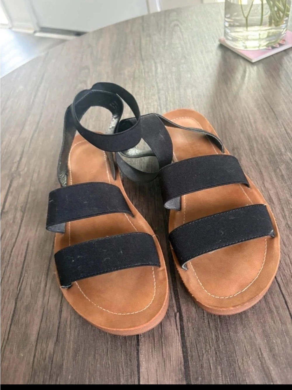 Women's Black Strappy Sandal with Brown Footbed